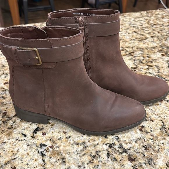 Cole Haan Shoes - Cole Haan Bootie EUC